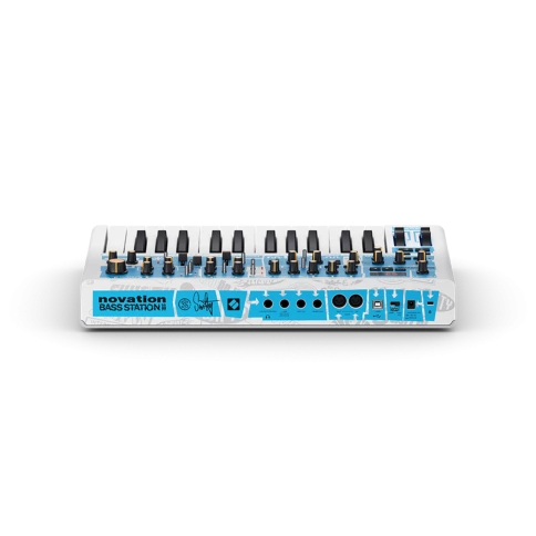 Синтезатор NOVATION Bass Station II Swifty Edition фото 5