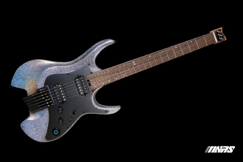 W902-MGCL Электрогитара безголовая со встроенным процессором, серебристая, GTRS фото 1