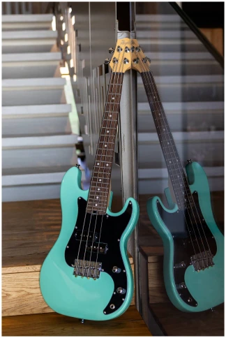FLIGHT Mini Bass Lite SFG - Бас-гитара уменьшенная фото 18