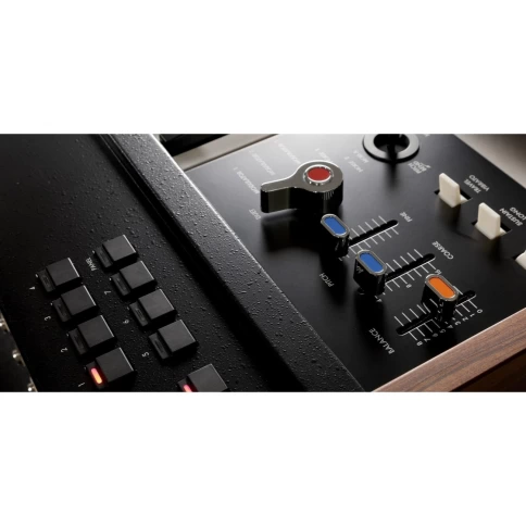 Аналоговый синтезатор KORG MINIKORG-700FS фото 6