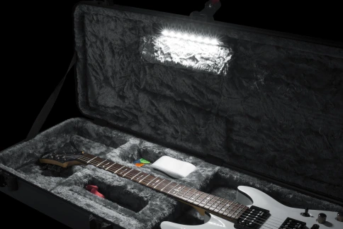 GATOR GTSA-GTRELEC-LED - пластиковый кейс для электрогитары c LED-подсветкой фото 4